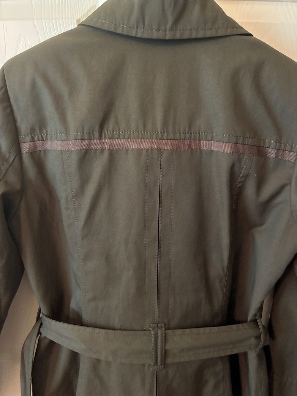 VINCE CAMUTO BELTED TRENCH COAT- GREEN - MEDIUM - EUC - Picture 5 of 14
